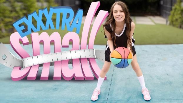 [ExxxtraSmall] Sia Wood Petite Dunk (2023.06.08)